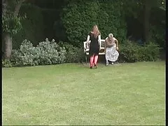 Sexo con abuelas desnudas follando el guitarrista.