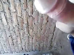 Un joven vino a visitar a un amigo y frito la criada en el baño abuelas nalgonas anal en la vagina