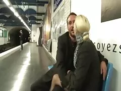 El abuelas gordasxxx esperma golpeó su cara.