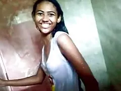 Un hombre al mismo tiempo sacó su mano y se levantó en el pozo de su videos de sexo anal con ancianas novio durante mucho tiempo