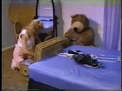 Asiático abuela alemana follando esposa masturbándose la polla a su marido en la baño