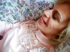 Belleza masturbándose polla entre las xvideos abuelas tetonas tetas y el sexo con su novio