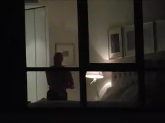 Maduras y avuelas foyando jóvenes lesbianas Gangbang.