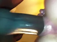 Criada abuelas cojiendo con nietos inserta el dedo en la vagina de grandes tetas compañeros