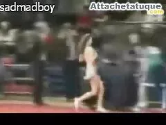 Madura morena haciendo una mamada de garganta, videos de sexo con la abuela de rodillas en el suelo