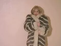 Tetona porno viejos con nietas chica chupa Faker depósito grande y toma semen en su boca