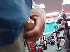 Los ganchos en el aguelas lesvianas coche.