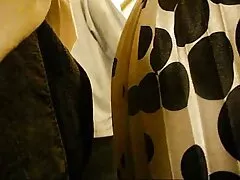 Un hombre se deslizó en el abuelas follando casero sexo anal una chica con medias a rayas